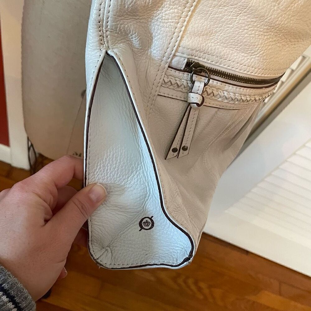 BORN | white leather shoulder bag - Picture 9 of 10